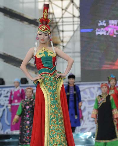 Mongolian costume contest kicks off