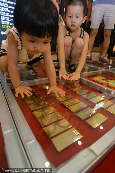 China's $11m gold walkway