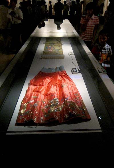 Precious clothes displayed in Kong family mansion in Jinan, China's Shandong