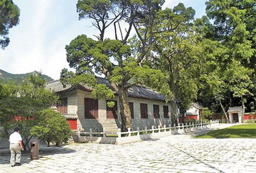 Little Qingdao Isle and Taoist Palace