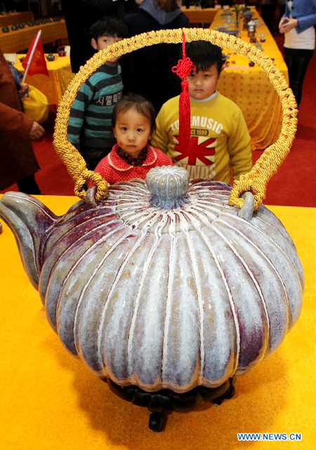 Jun porcelain pots design competition held in central China