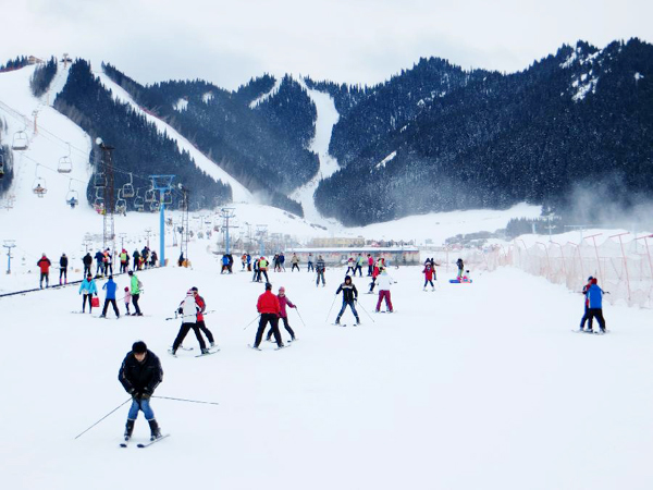 Ski fields in Urumqi opens for business