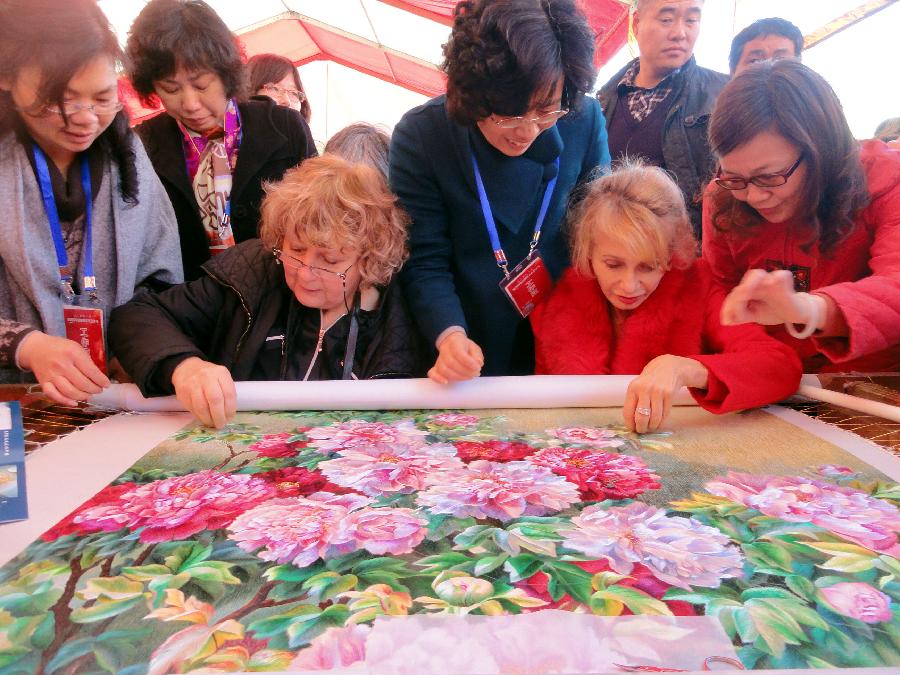 5th China Embroidery Culture and Arts Festival opens in Suzhou