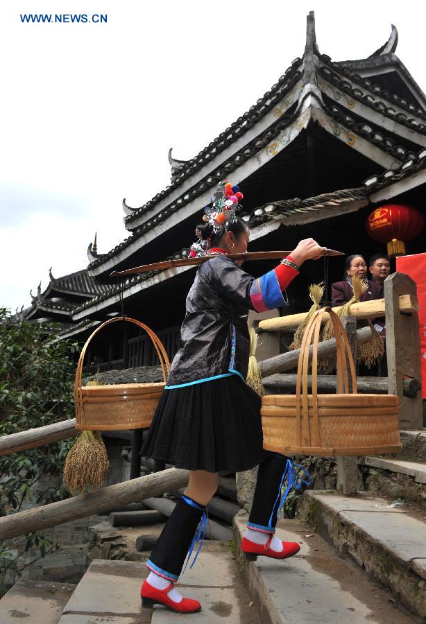 People celebrate 100th anniversary of bridge completion in SW China