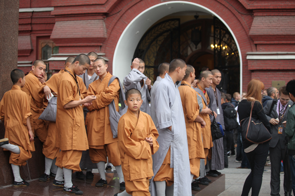 Shaolin kung fu performance hits Red Square