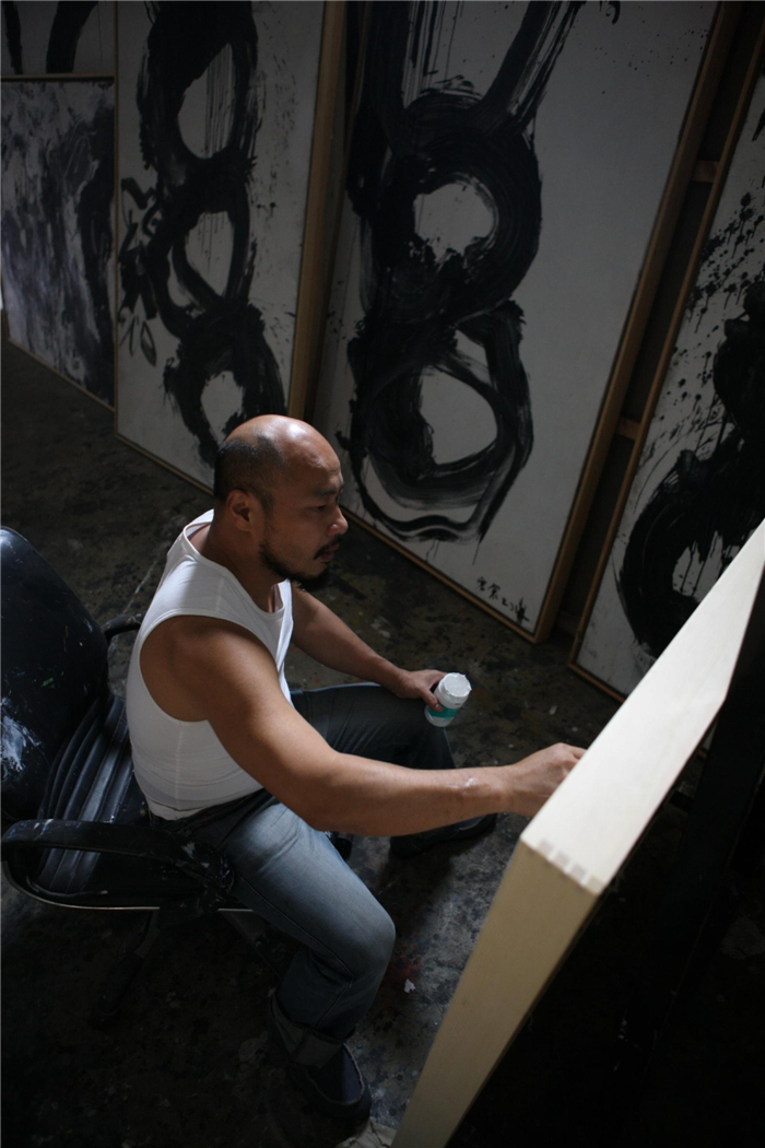 Contemporary artist Wu Zhenhuan