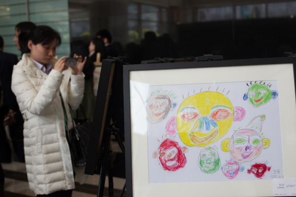 Charity group helps kids through art