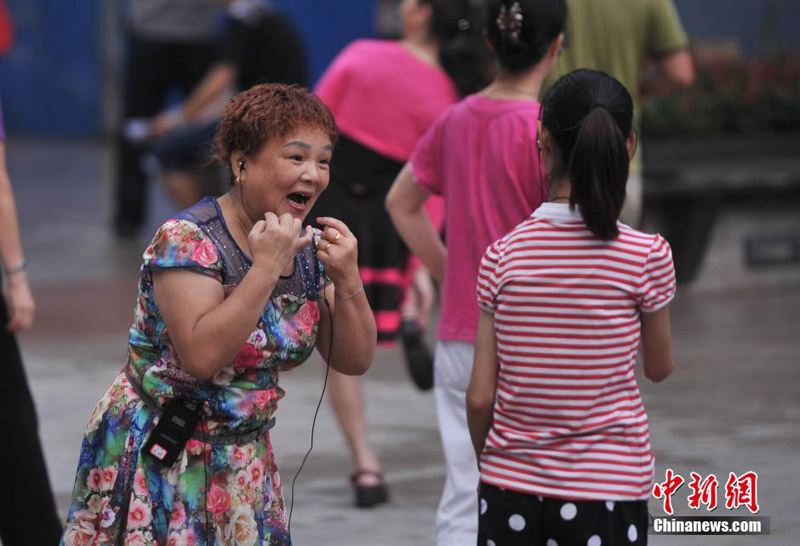 Chongqing takes spin at silent square dancing