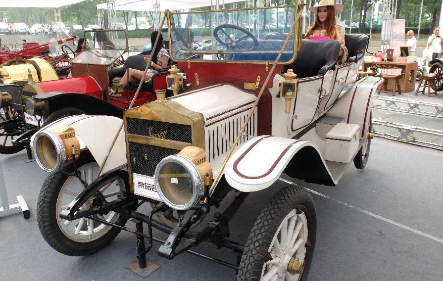 Vintage cars exhibition opens in Jinan