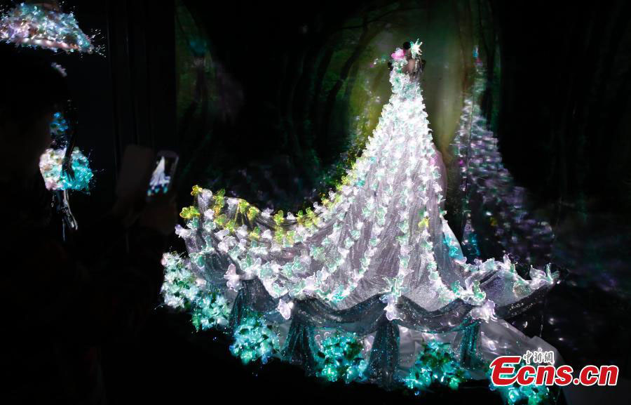 Illuminating wedding dresses highlight Shanghai