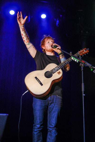 Ed Sheeran sings his way through Asia