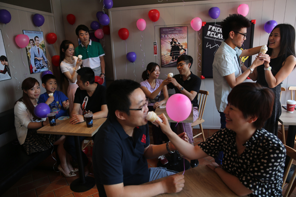 KFC gives lovebirds free ice cream