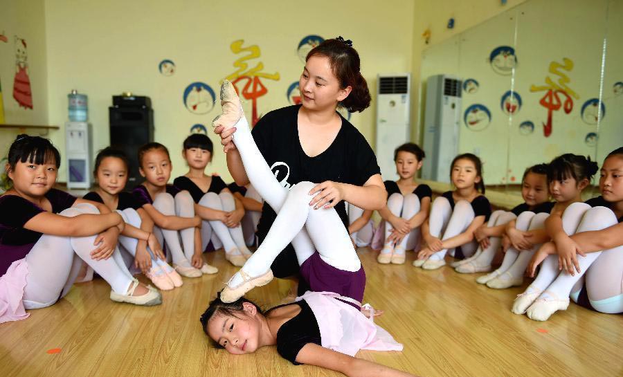 Little dancers' summer holiday