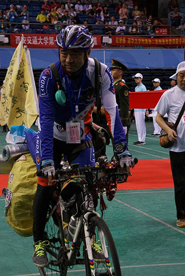 Cycling across China to share the gift of life