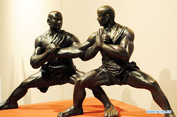 Copper statues exhibit held in Zhengzhou