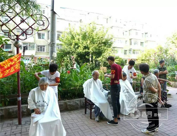 Volunteer barber serves seniors