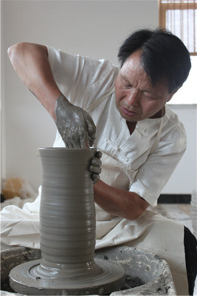 Li Tinghuai at work