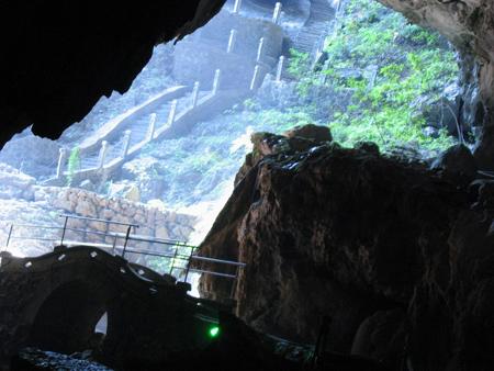 Qiupu Scenic Area (King's Cave) in Jiuhua Mountain