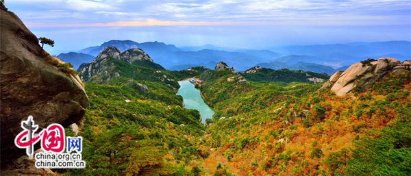 Colorful autumn scenery of Tianzhu Mountain