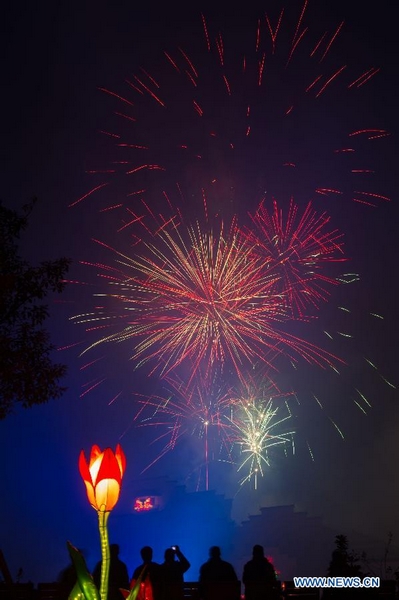 Lamp festival held in Hefei