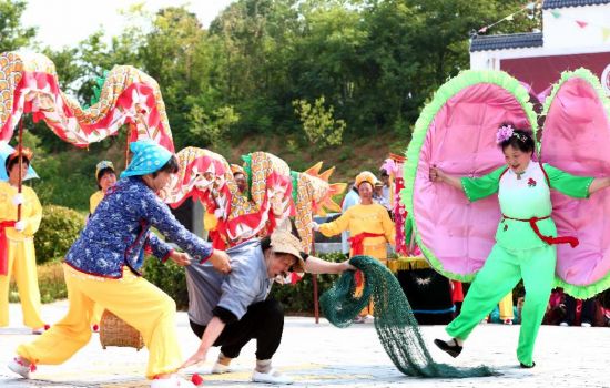 Intangible cultural heritages performance in Hanshan County