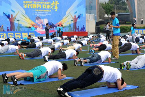 4-year-old boy comes second among 1,000 planking in Chengdu