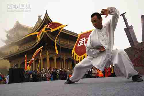 Duel atop Emei Mountain