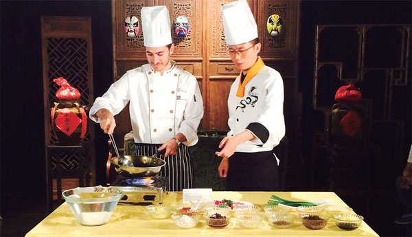 Cultural ambassadors learn Sichuan dishes