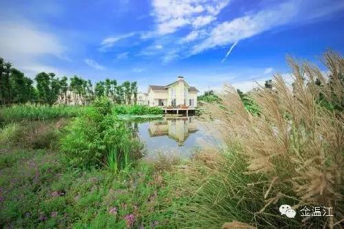 Cool off with a breath of fresh air at Huimei Huajing Garden