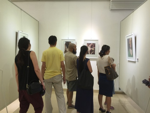 Wang Xing holds watercolor exhibition at Wenjiang Gallery