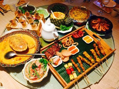 Taste Thai food in Wenjiang