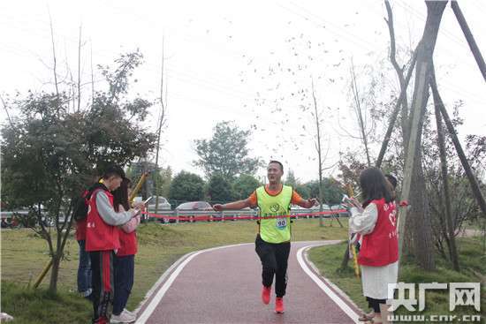 Wenjiang holds Beilin greenway half marathon