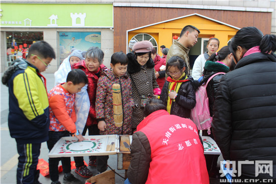 Festival temple fair held in Wenjiang