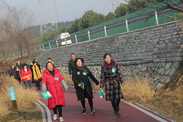 Power-walking event held in Tianfu sub-district