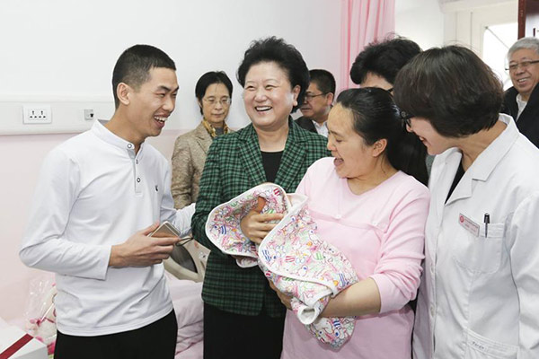 Vice-premier calls for better maternal, childcare services