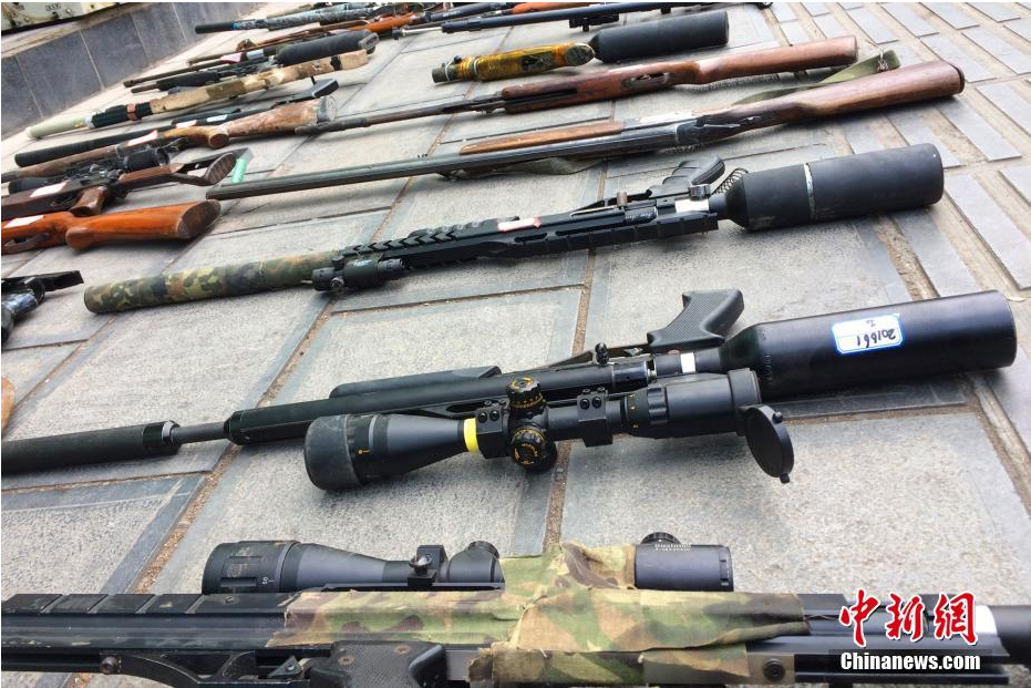 Hubei police destroy an online 'air rifle supermarket'