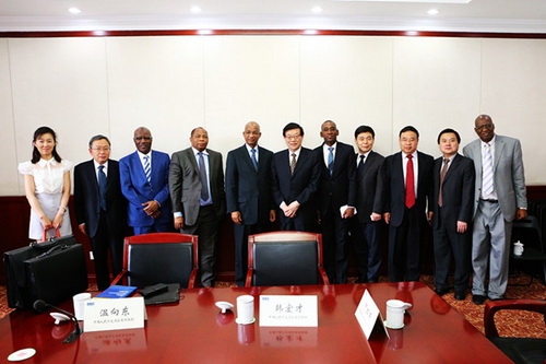 President Li Wei Met with Former Prime Minister of Guinea