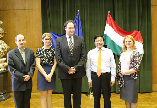 Research center delegation visit Russia and Hungary