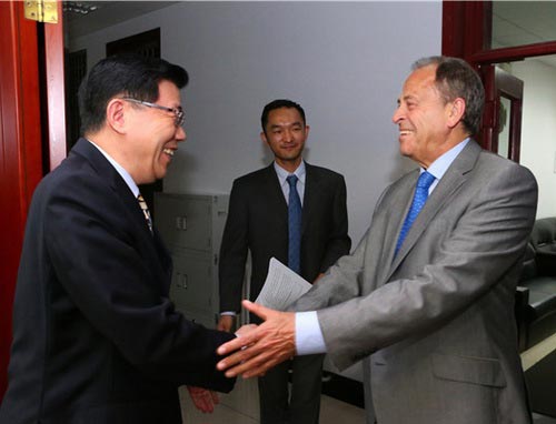 President Li Wei meets with chairman of 48 Group Club