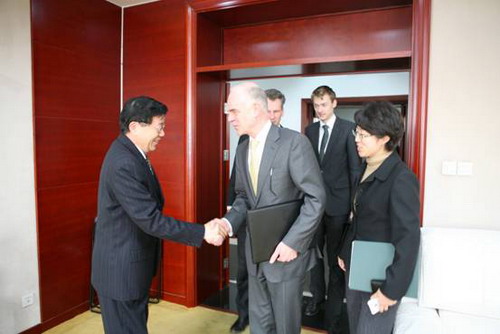 President Li Wei meets with Netherlands’ Ambassador Aart Jacobi