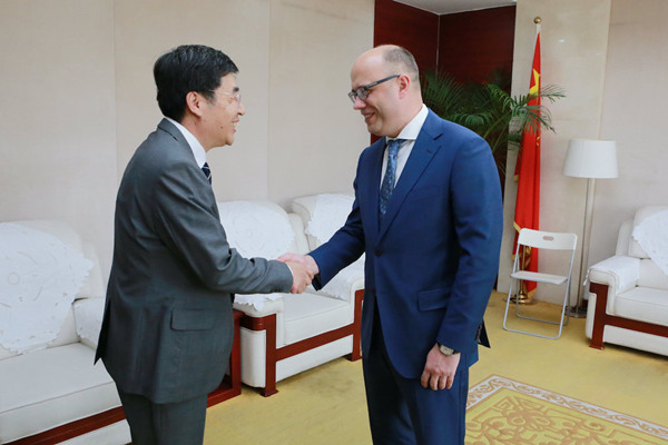 DRC Vice-President meets with Belarusian Ambassador to China