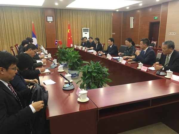 Head of the Lao National Economic Research Institute visits China