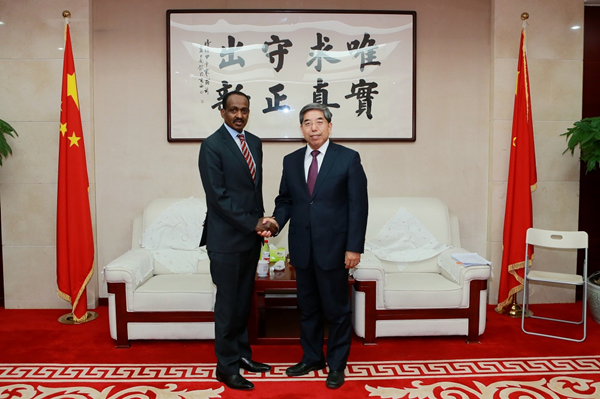 DRC official meets with Ethiopian Ambassador to China