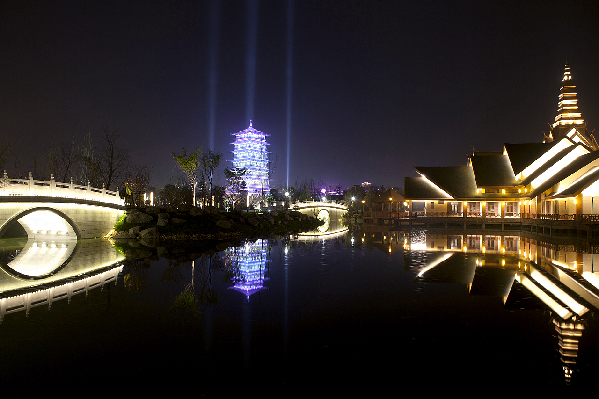 Night scene of the Expo site