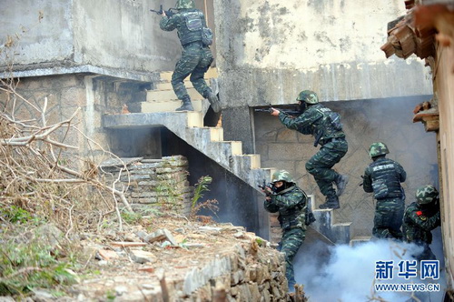 Cornershot gun used in Xiamen special force in anti-terrisom drill