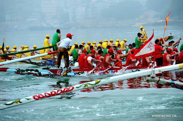 Lianjiang celebrates Dragon Boat Festival