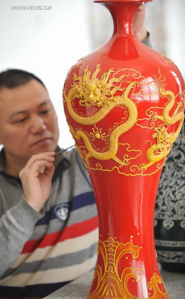 Lacquer thread sculpting honored as intangible heritage