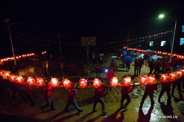 Dragon lantern parade in Fujian