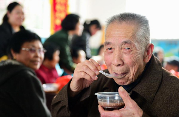 Fujian celebrates Aojiu festival