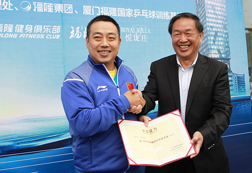 Xiamen appoints first Chinese white dolphin protection ambassador